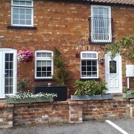 Metheringham The Lincolnshire Poacher Inn מראה חיצוני תמונה