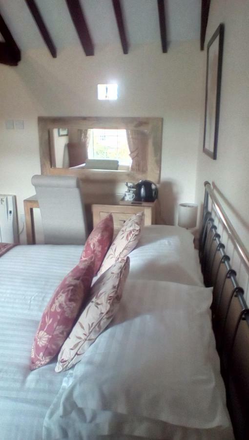 Metheringham The Lincolnshire Poacher Inn מראה חיצוני תמונה